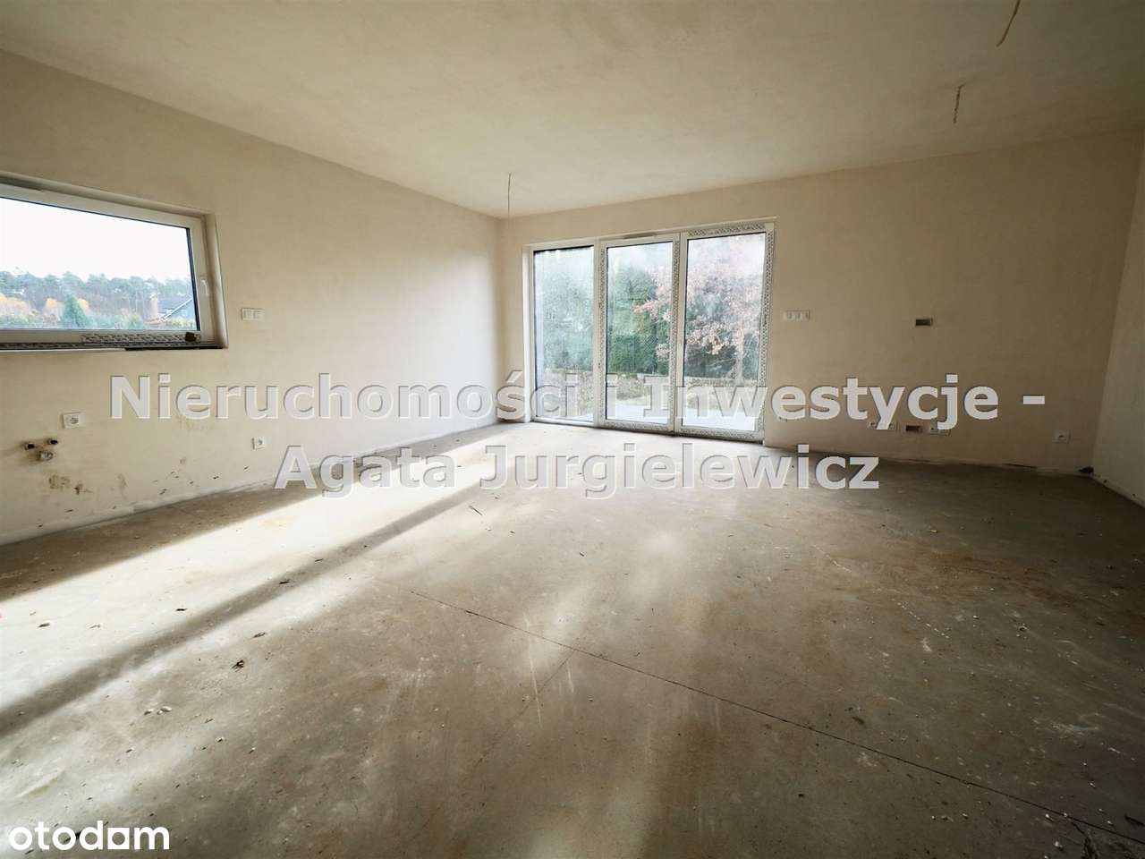 Szereg skrajny; Duża działka, Budynek z odbiorami-5