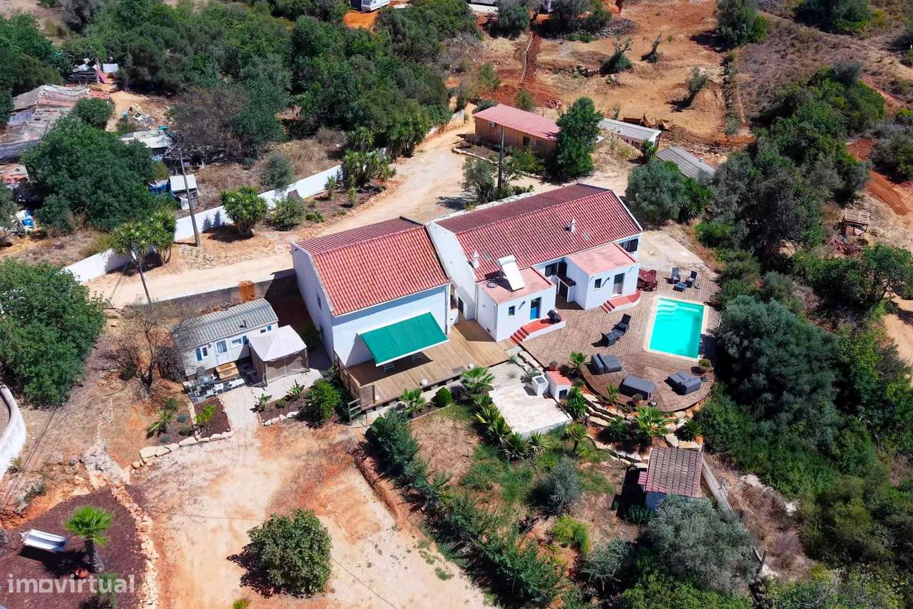 Típica Casa Algarvia com Estúdios, Piscina e Vista Serra.-10