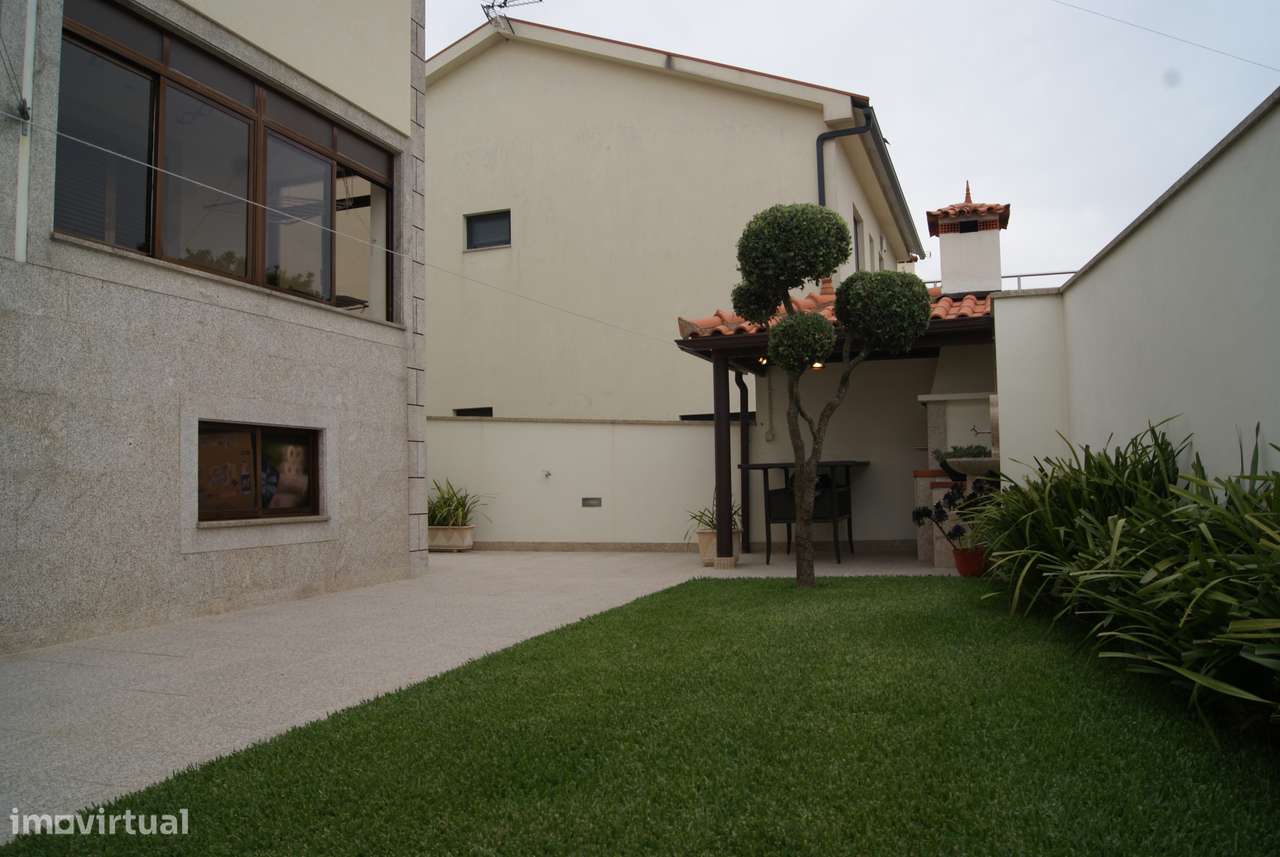 MORADIA INDIVIDUAL T3 _ Jardim, Zona Churrasqueira e poço_Cabreiros-18
