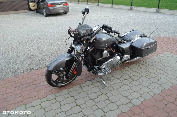 Harley-Davidson Touring Street Glide - 1