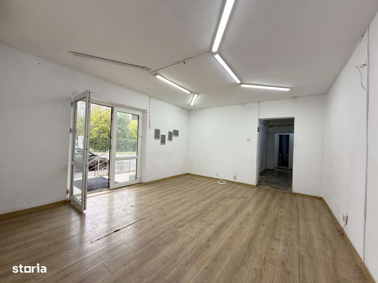 Spatiu comercial 60 mp in Micro 17 langa piata-6