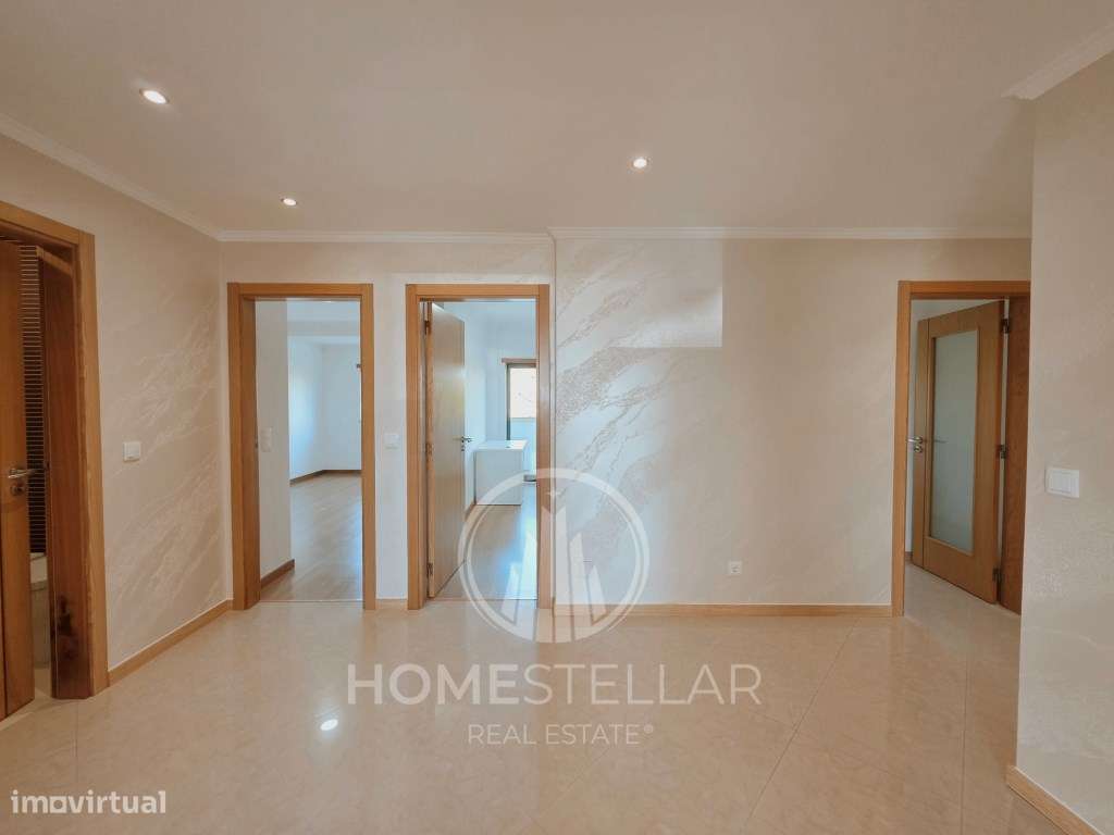 Apartamento T2 Atalaia com Arrecadação e Parqueamento-11