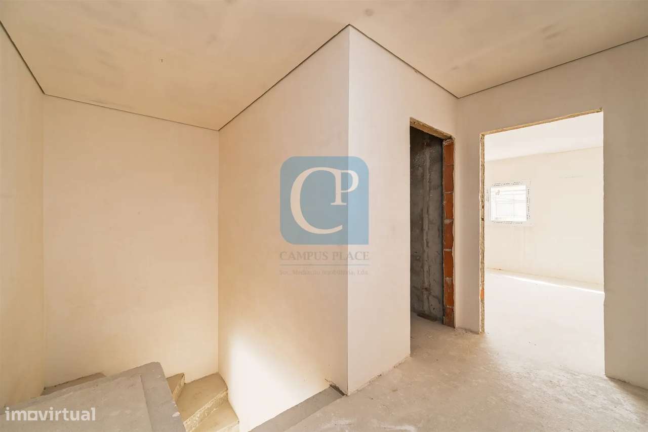 Moradia V3 em fase de acabamento em Guifões - Grande imagem: 4/22