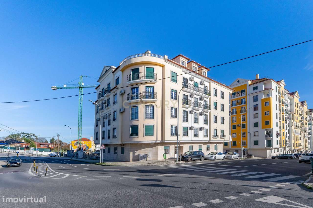 T2 na Urbanização do Neudel em excelente estado.-23