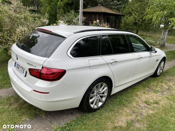 BMW Seria 5 520d Touring Luxury Line - 3