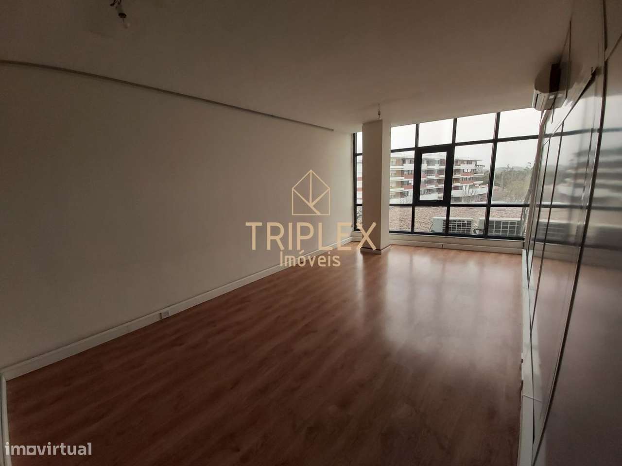 Escritório com 4 salas, Ar Condicionado - Centro Castelo da Maia - Grande imagem: 4/11