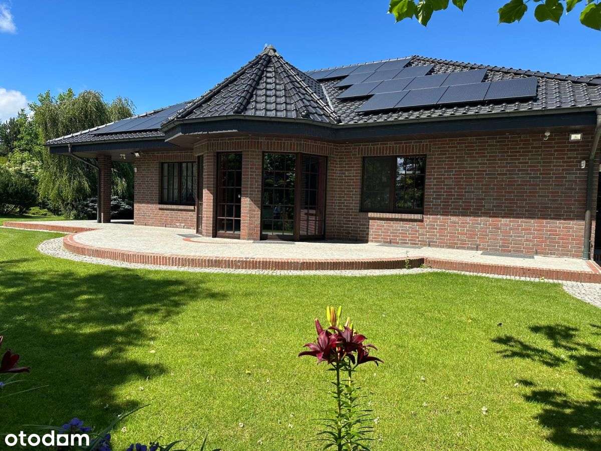 Wyjątkowa rezydencja z prywatnym stawem-1