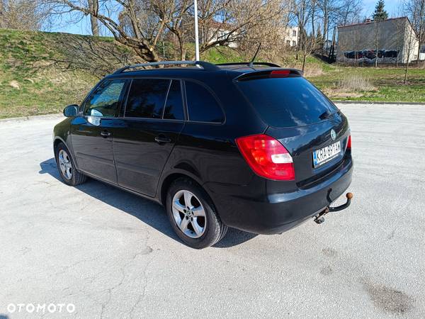 Skoda Fabia 1.6 16V Combi Ambiente - 6