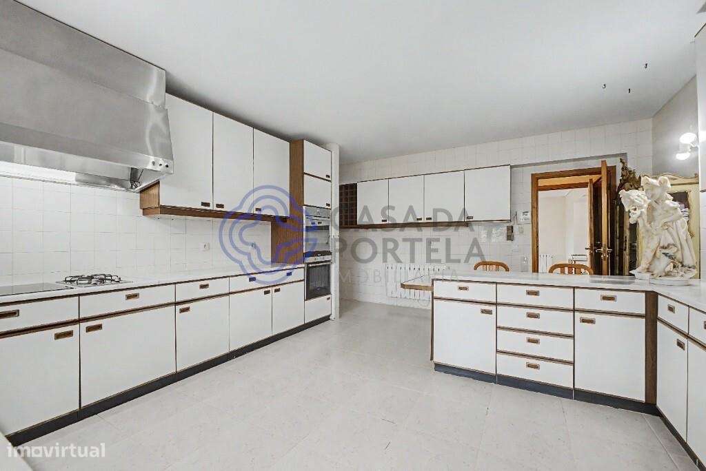 Moradia T6 (5.846m2) junto ao Picoto: Onde o Refúgio Familiar Encontra-12
