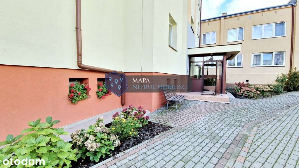 Wspaniałe trójstronne M4, teren ogrodzony Południe-16