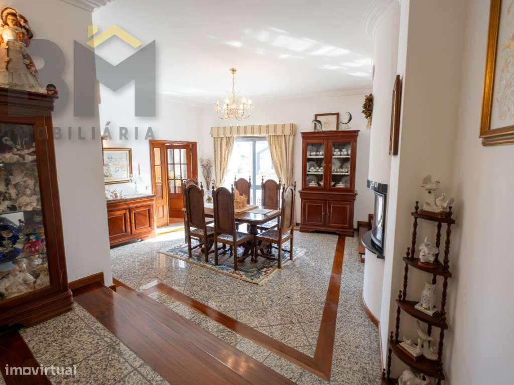 Fantástica moradia em zona privilegiada da cidade de Castelo Branco - Grande imagem: 5/54