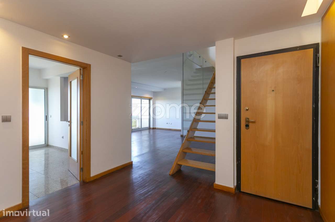 T4 Duplex com terraço e vistas até ao mar - Grande imagem: 2/45