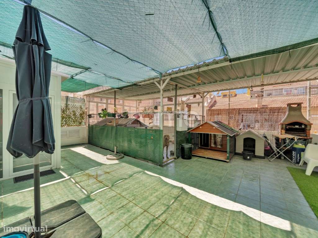 T3 com Terraço Privativo na Amadora-9