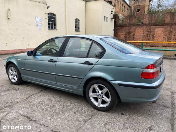 BMW Seria 3 318i - 2