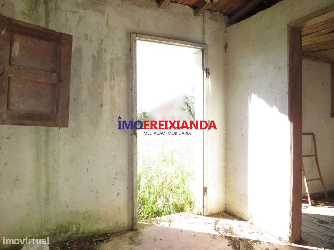 Moradia no centro da Vila da Freixianda-21