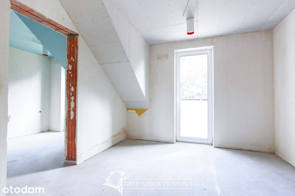 -Przestronny dom z dwoma garażami w otoczeniu lasu-17