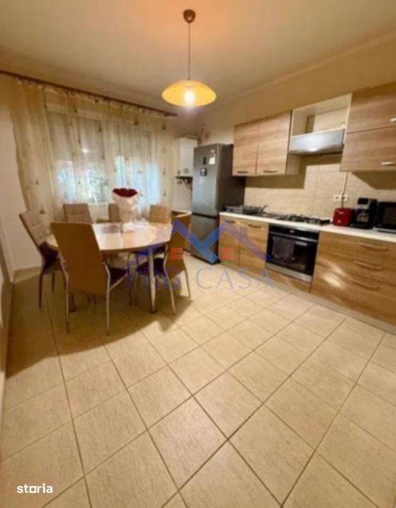 Apartament 2 camere decomandat, Cetate, curte privata , parcare privat-1