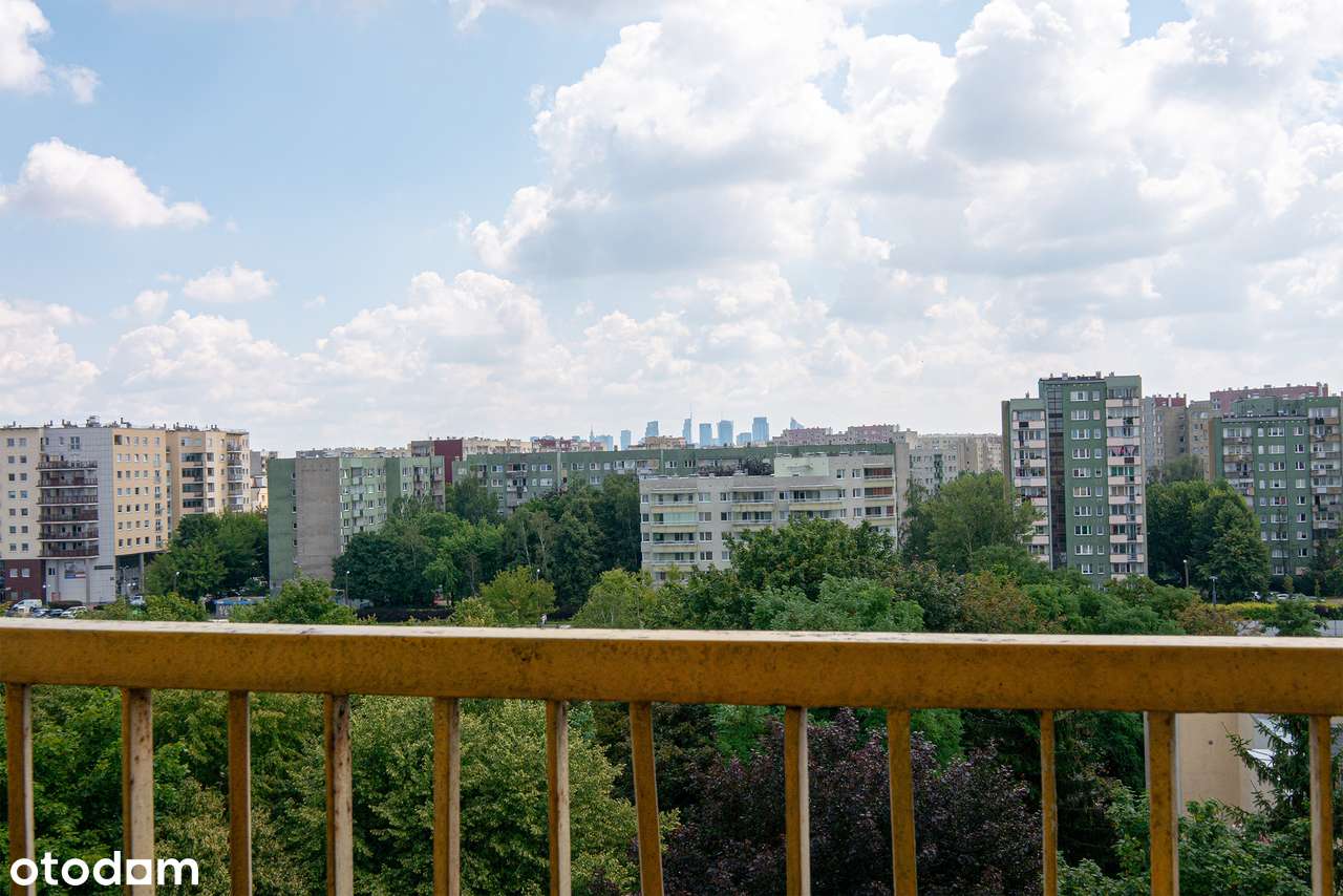 3 pokoje | Na sprzedaż | ul. Pirenejska | Widok na panoramę miasta-12
