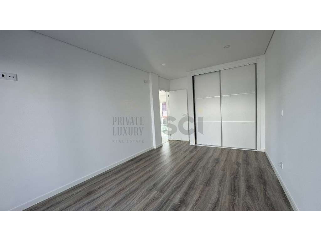 Moradia T4 Térrea Azeitão Piscina e Garagem 460 M2 de Terreno - Grande imagem: 3/21