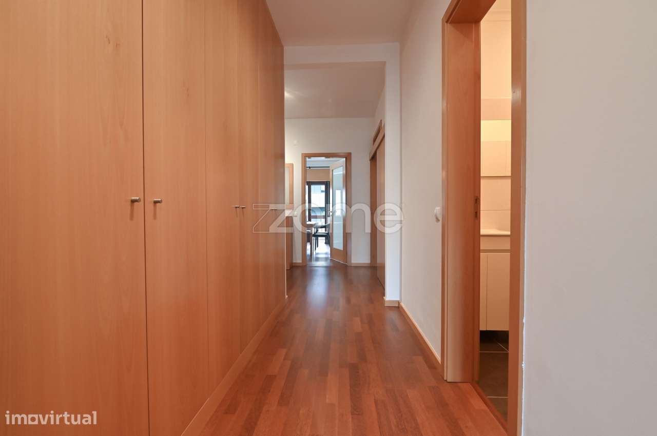 Apt T3 totalmente renovado no centro de Lisboa, junto à Gulbenkian-30