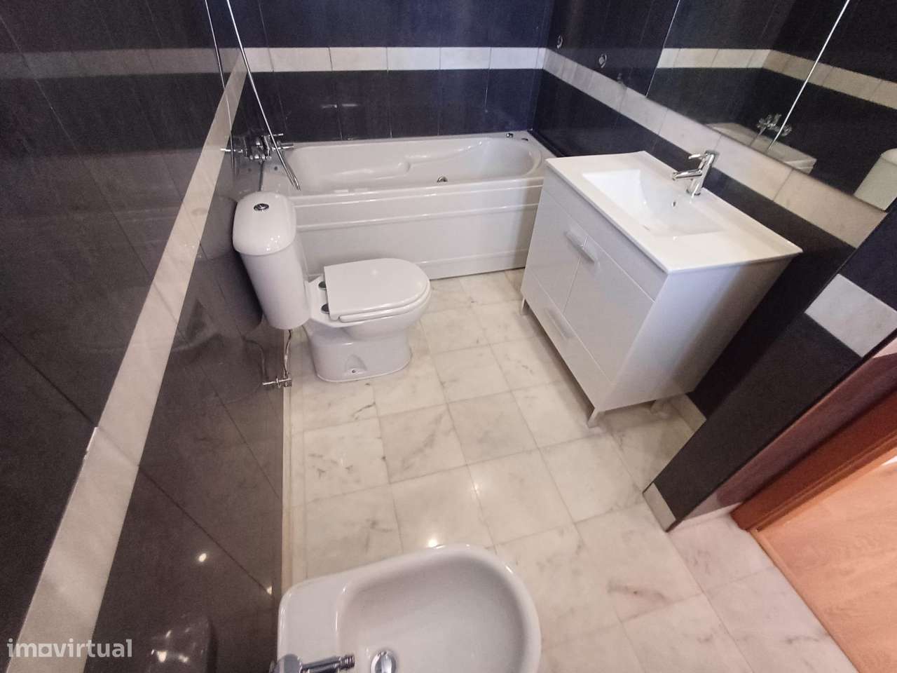 Excelente Moradia T4 garagem jardim Sampaio Sesimbra-17