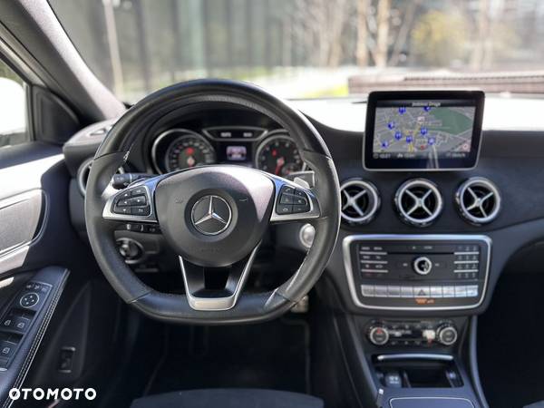 Mercedes-Benz GLA - 10