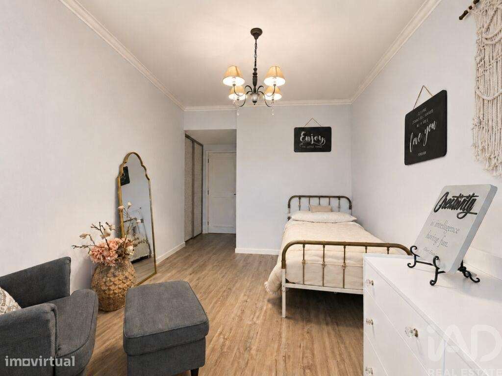 Apartamento T4 em Amora de 122 m2-23