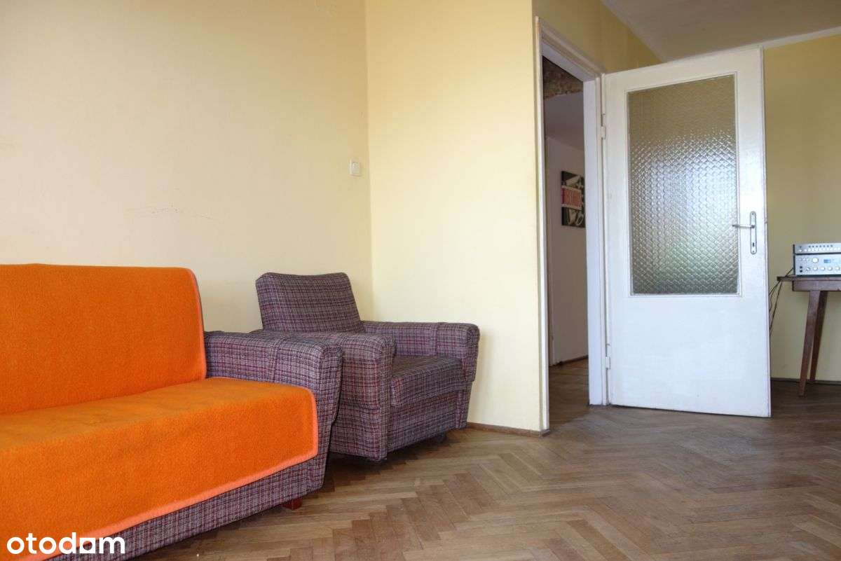 Trzy Pokoje w Niskim Bloku z Cegły-6