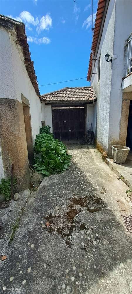 Moradia isolada T6 em Genísio, Miranda do Douro-33