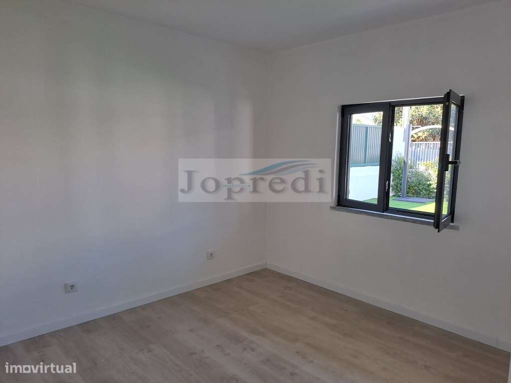 Moradia T4 na Aroeira-12