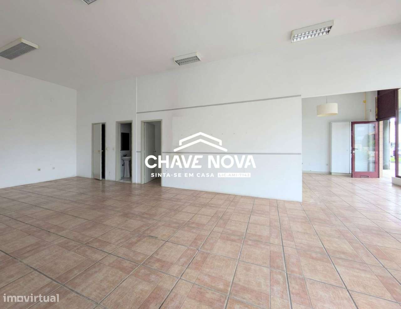 Loja para venda em Lourosa, Santa Maria da Feira - Grande imagem: 2/12