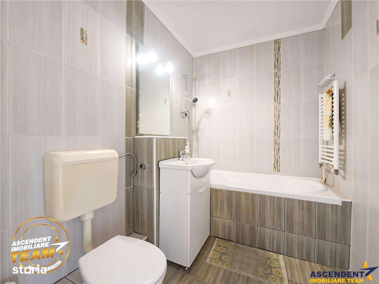 Apartament 3 camere luminos,decomandat, renovat in cartier Lenin,Sfant - Imagine principală: 2/18
