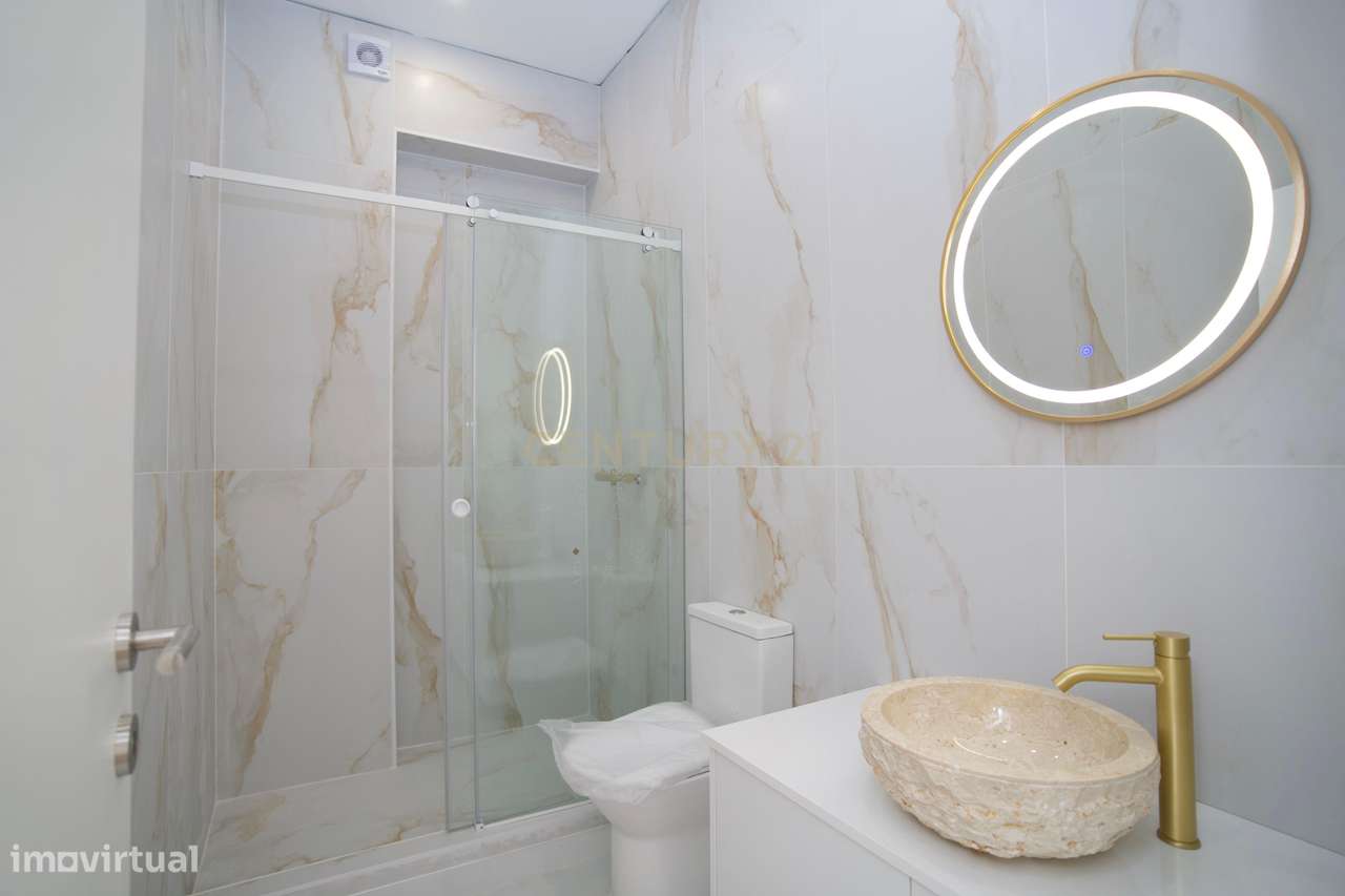 Moradia totalmente remodelada em Santa Cruz- Póvoa de Penafirme – A 5-16