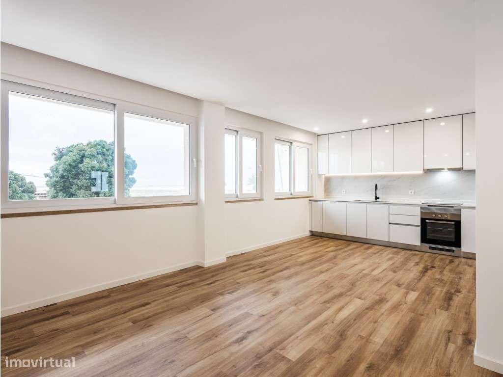 Apartamento T2 na Marginal - Primeira Linha, Figueira da Foz - Tota...-1