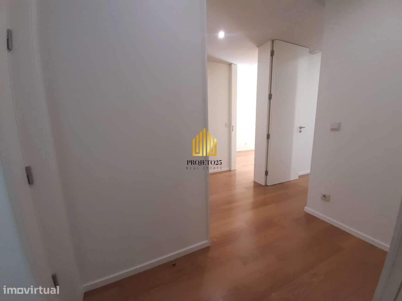 T3 NOVO de Luxo com área bruta de 170m2, junto ao centro e ao Metro!-22