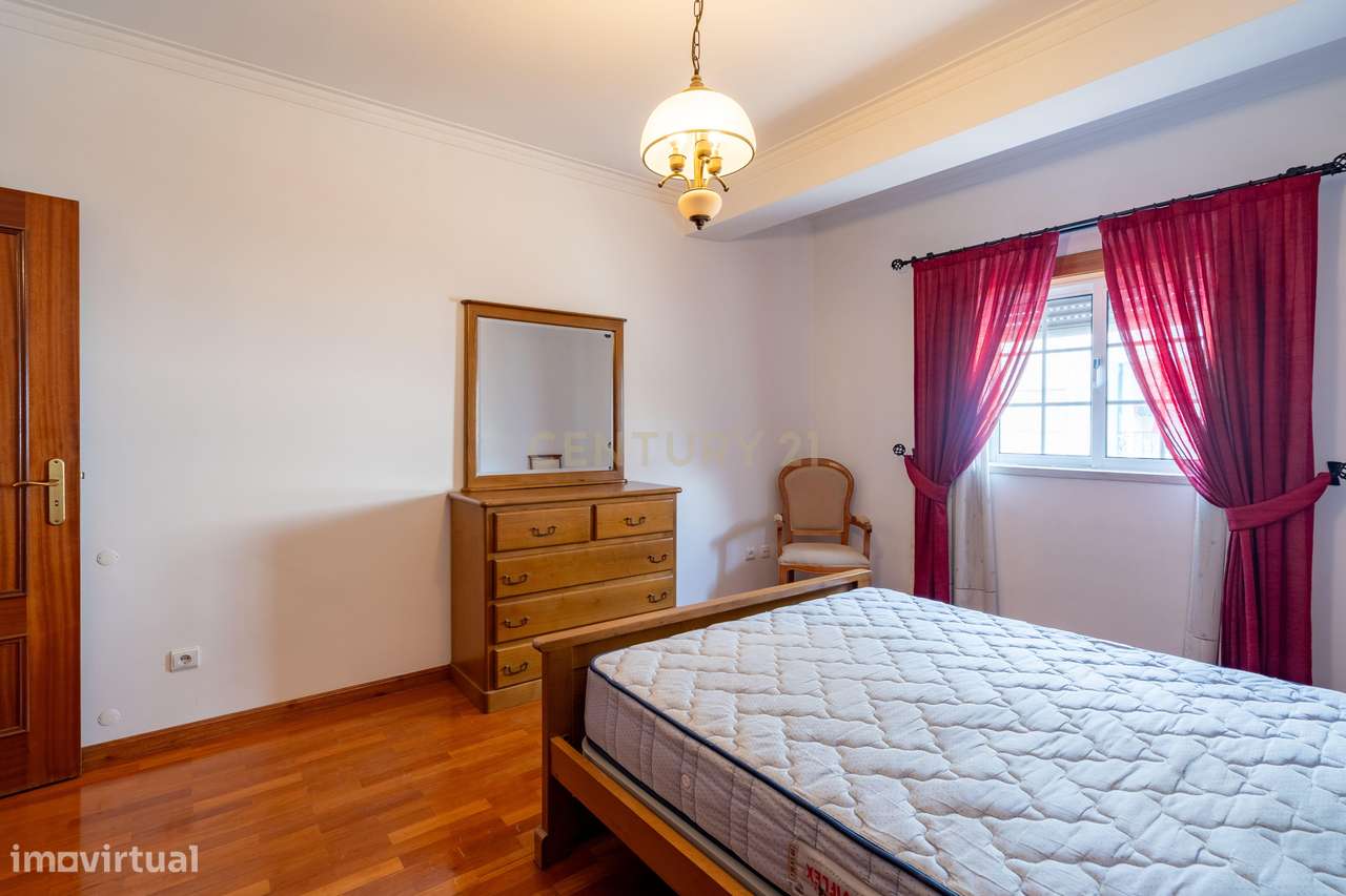 Moderno T1 em Lousã, quase novo e pronto a habitar-22