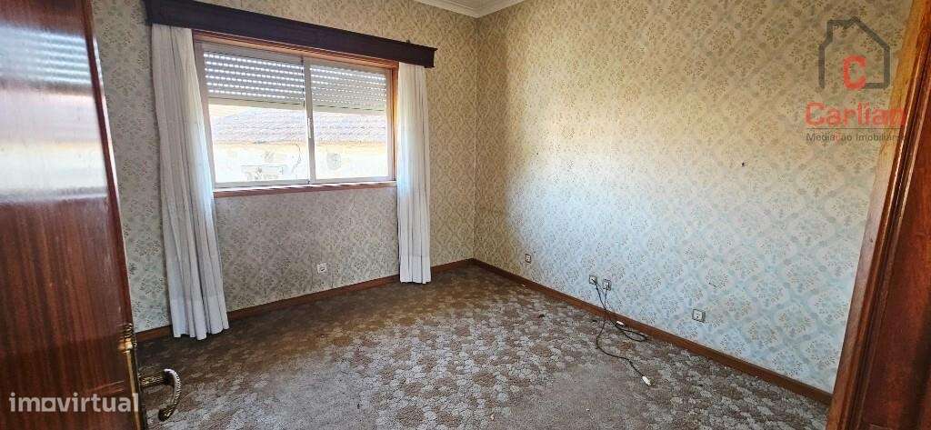 CONJUNTO DE 2 MORADIAS EM GULPILHARES-11