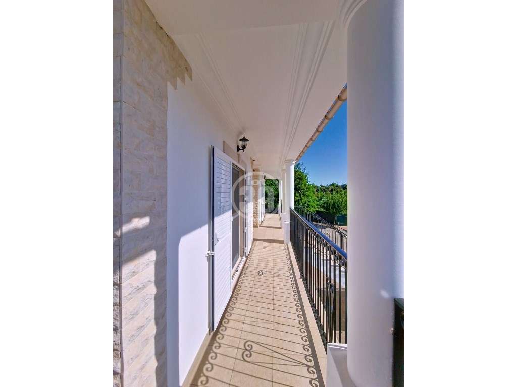 Moradia com 3 quartos + apartamento anexo com 2 quartos e entrada i... - Grande imagem: 5/60