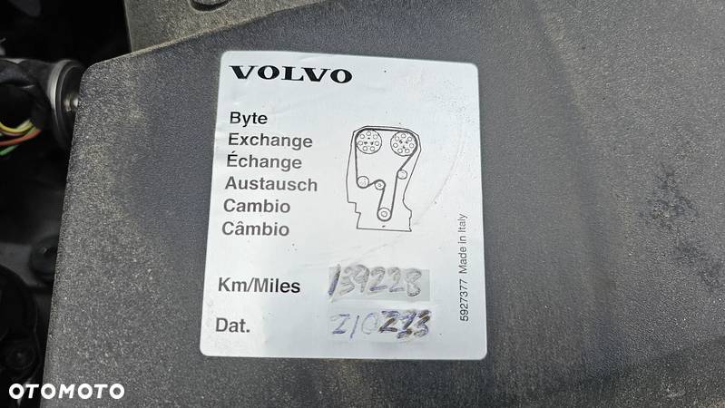 Volvo V90 D4 AWD Geartronic Momentum Pro - 25