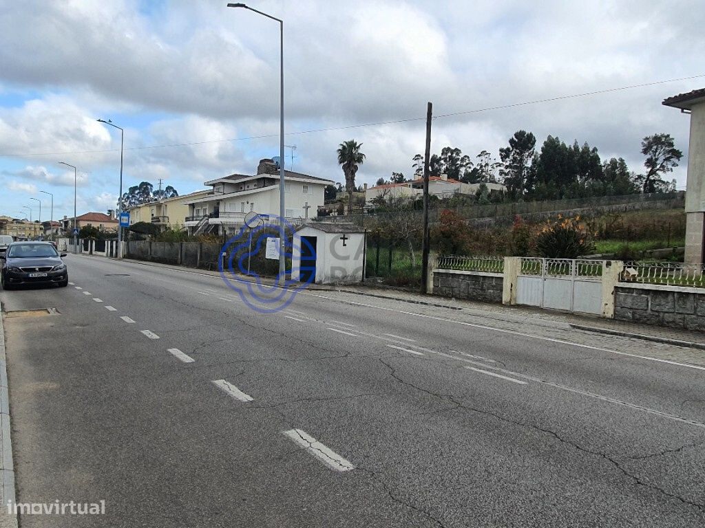 Terreno Urbano com projecto aprovado em Sandim