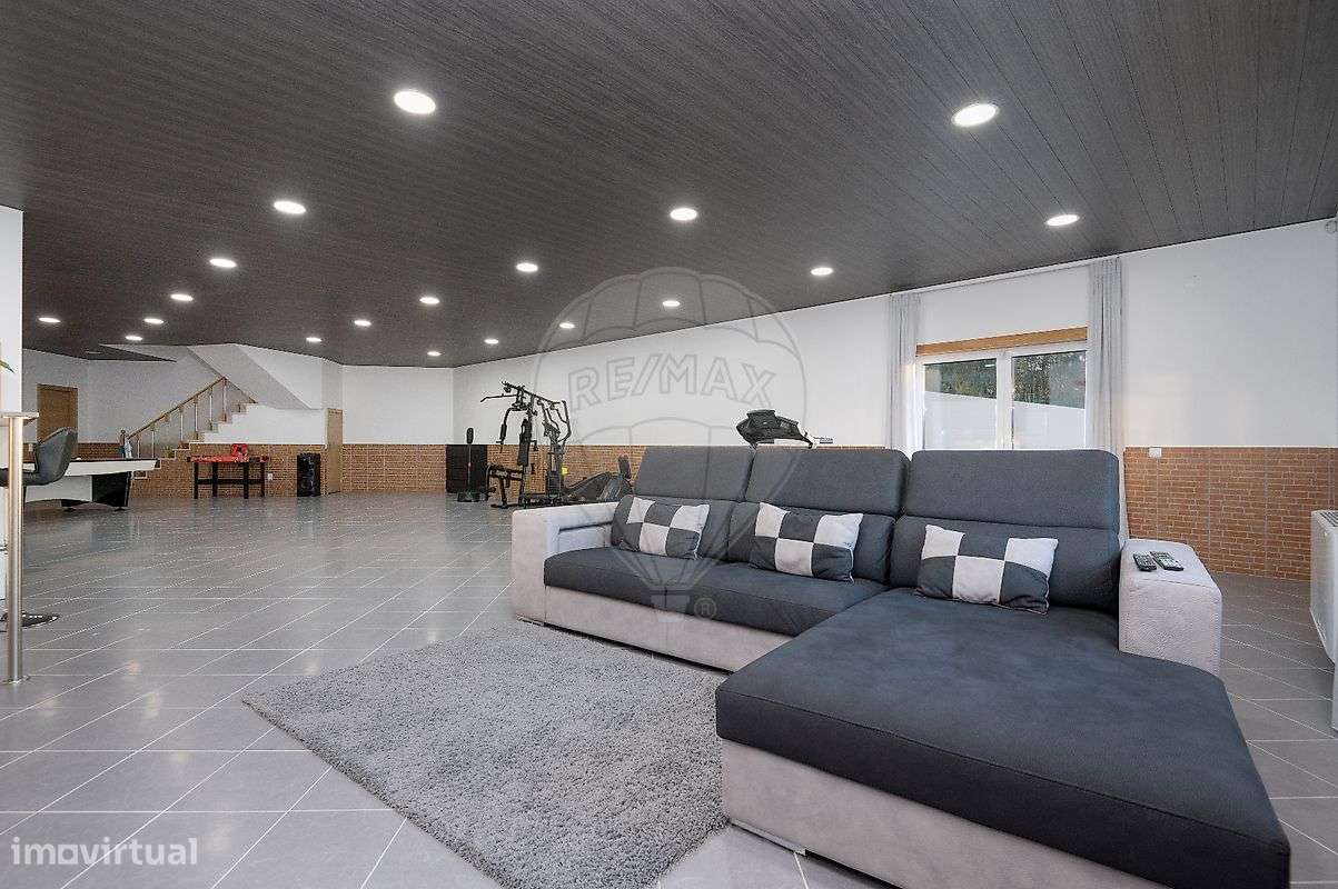 Moradia T4 para venda-26