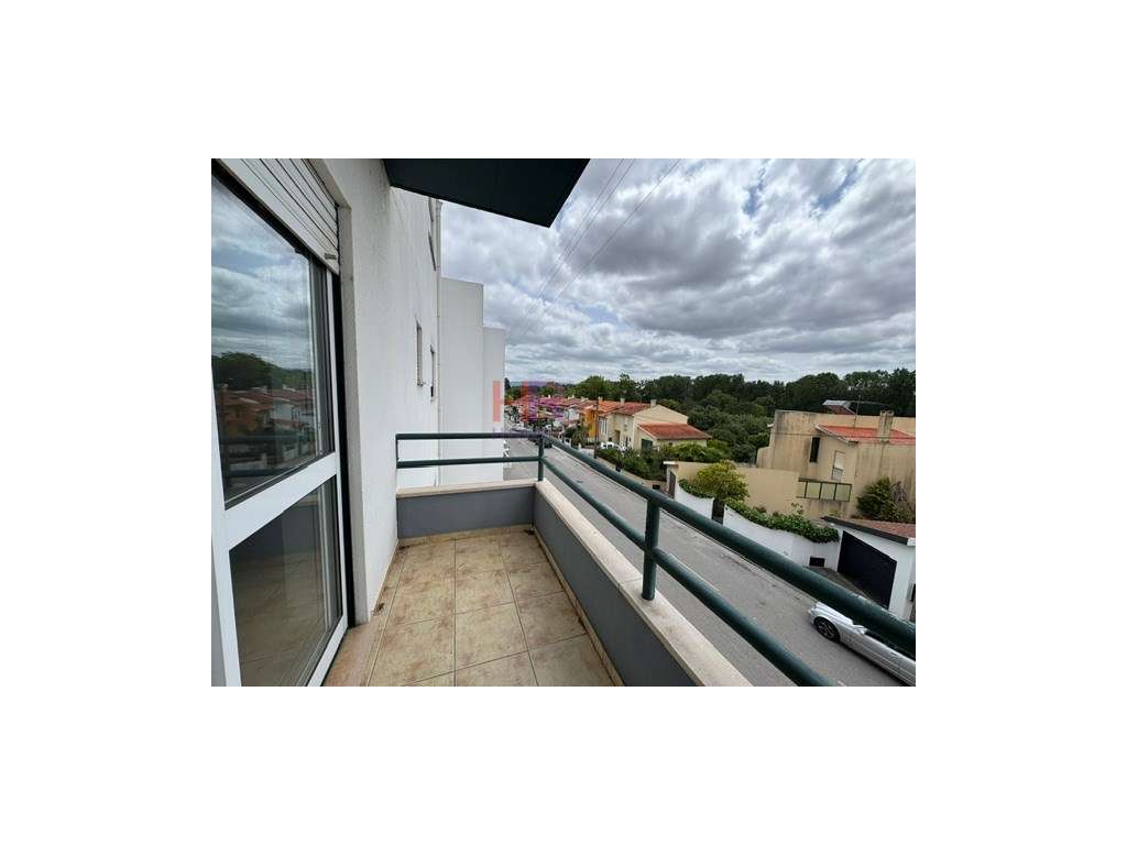 Apartamento T3 com suíte e varandas em São Silvestre, Coimbra.-15