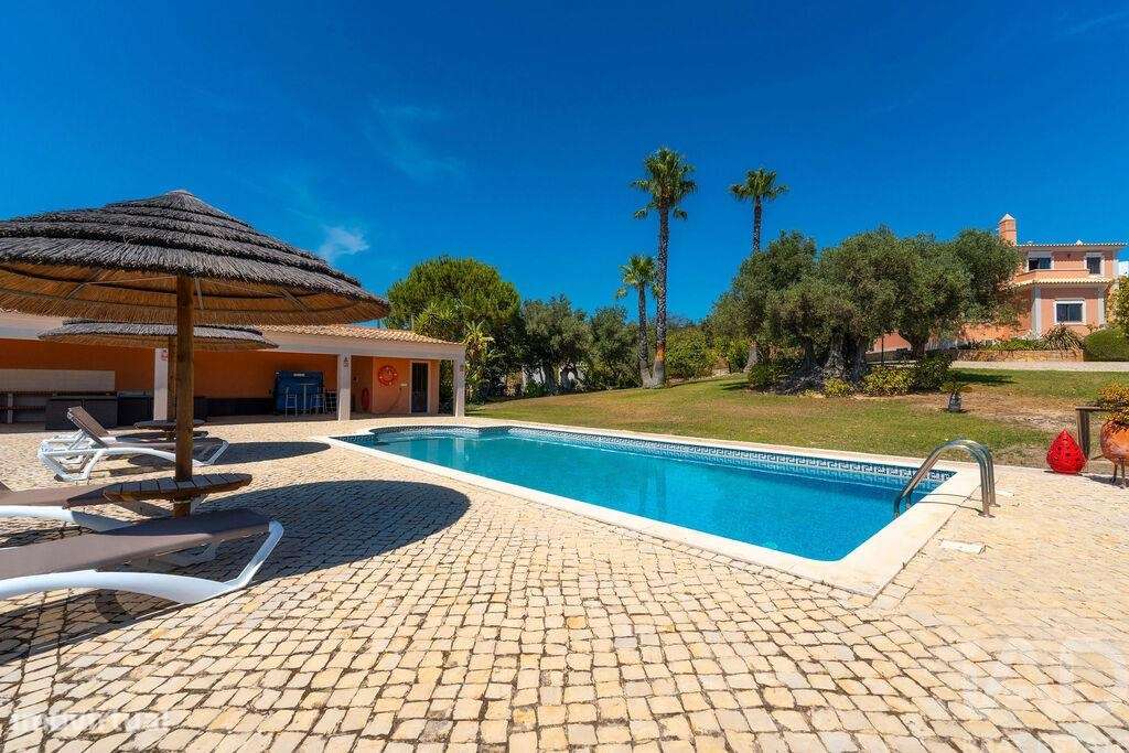 Casa / Villa T4 em Santa Bárbara de Nexe de 484,00 m2 - Grande imagem: 4/28