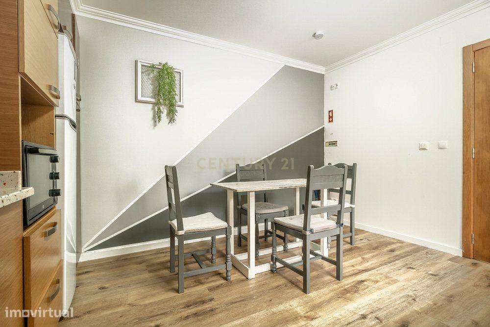 Moradia T4 na Praia da Areia Branca para Investimento ou Habitação Pró-19