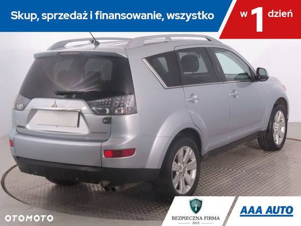 Mitsubishi Outlander - 6