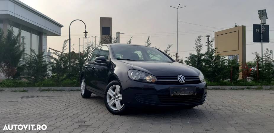 Volkswagen Golf - 1