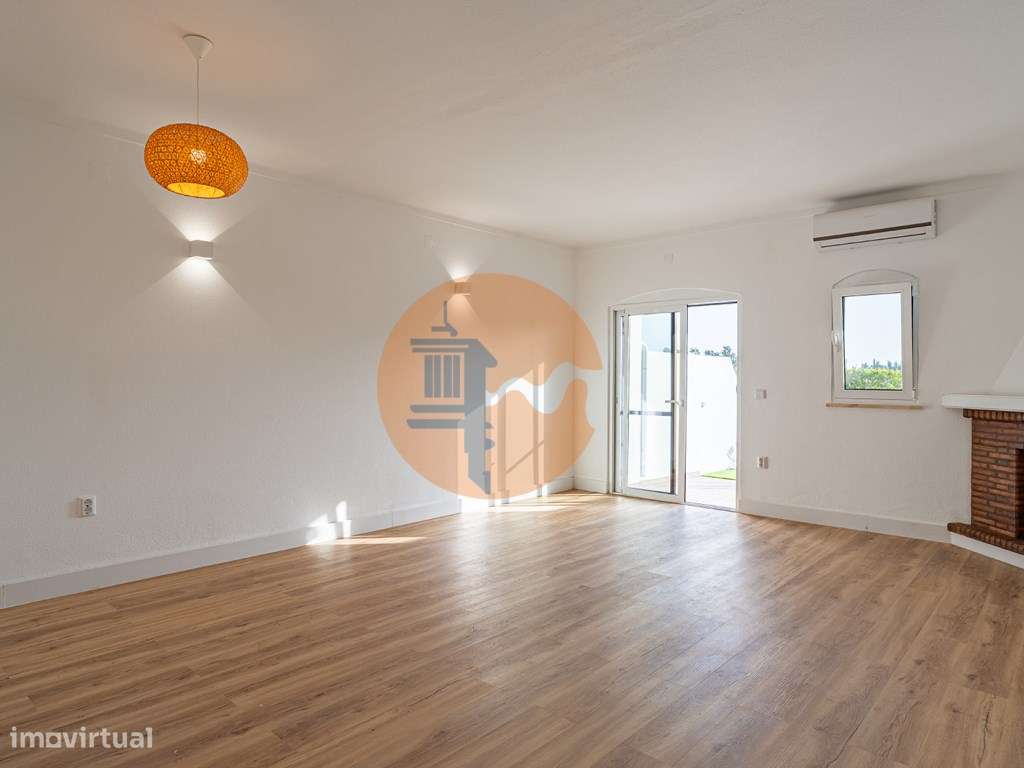 Encantadora Moradia V2+1 com Espaços Exteriores Privativos a Dois P... - Grande imagem: 5/31