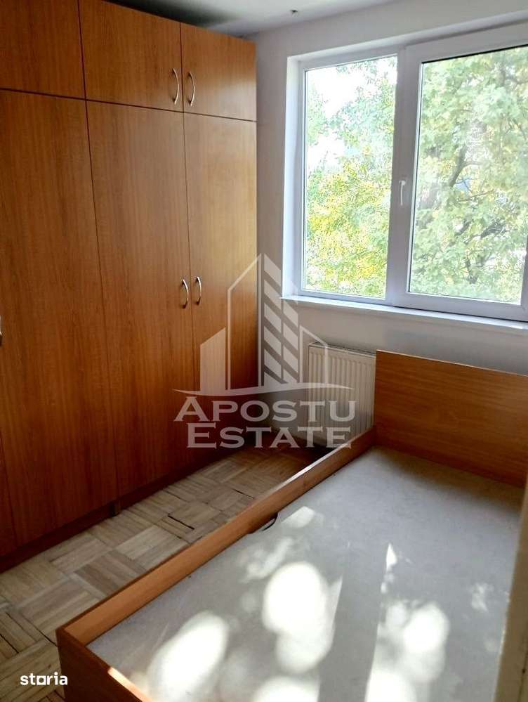 Apartament cu 3 camere, etajul 2 cu lift, zona Spitalului Judetean - Imagine principală: 5/8