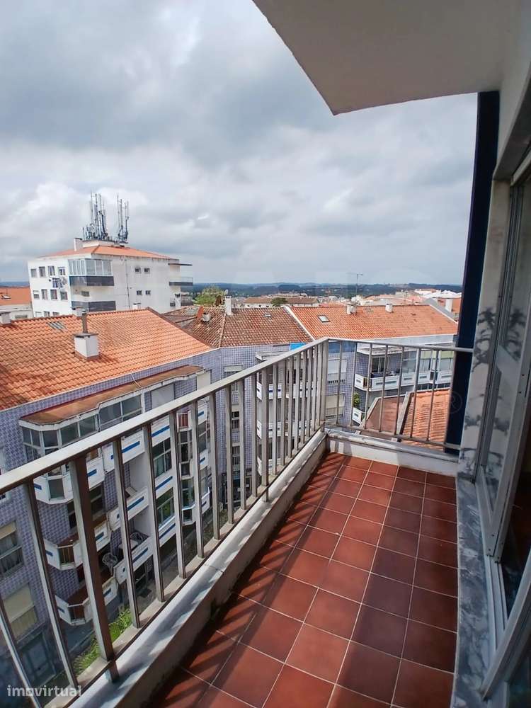 Apartamento T3 no centro das Caldas da Rainha com elevador - Grande imagem: 4/28