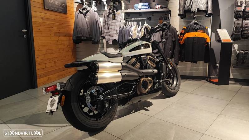 Harley-Davidson Sportster S - 12